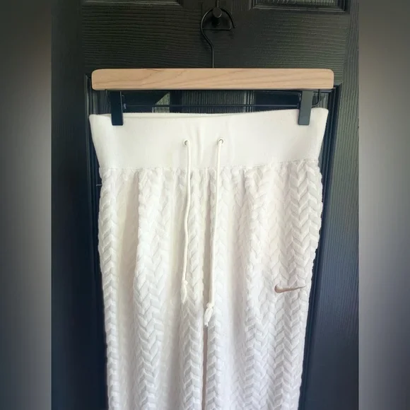 Nike Everyday Modern Joggers Textured White Gold Emblem-Size S - Picture 3 of 7